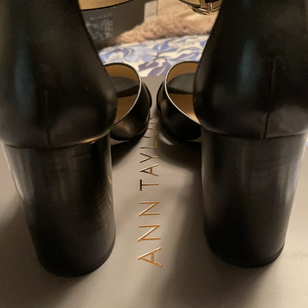 Ann Taylor Liya Leather Block Heel Sandals Shoes 458335 - Picture 6 of 11